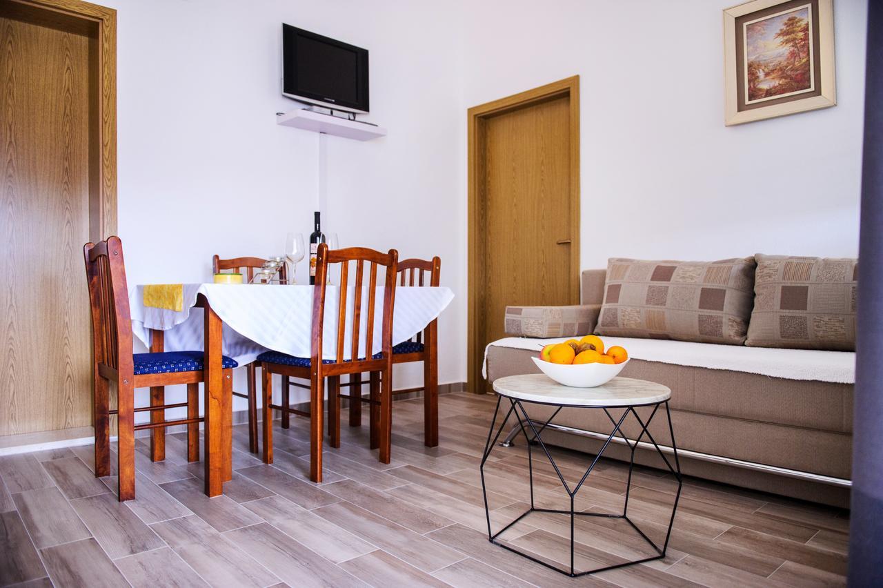 Apartments Mila Marina Exterior foto